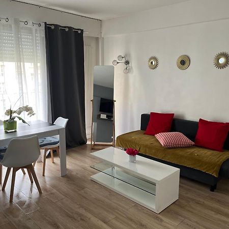 Bel Appartement Proche Tour Eiffel Paris Bagian luar foto