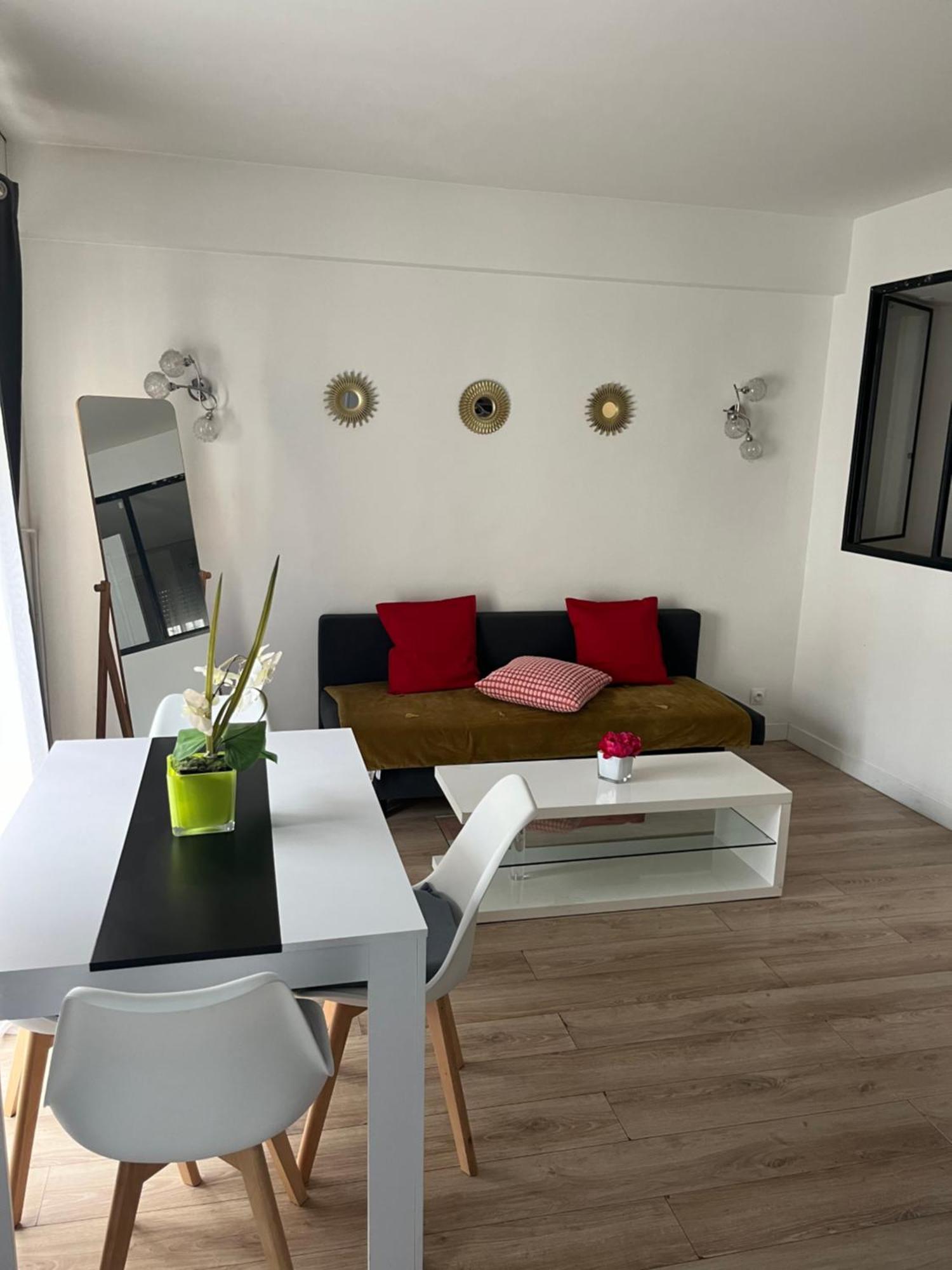Bel Appartement Proche Tour Eiffel Paris Bagian luar foto